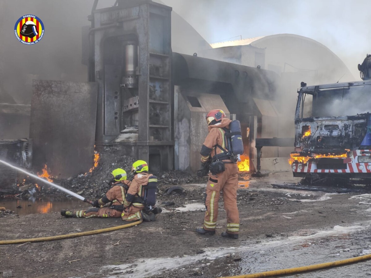 Incendio chatarrería Silla